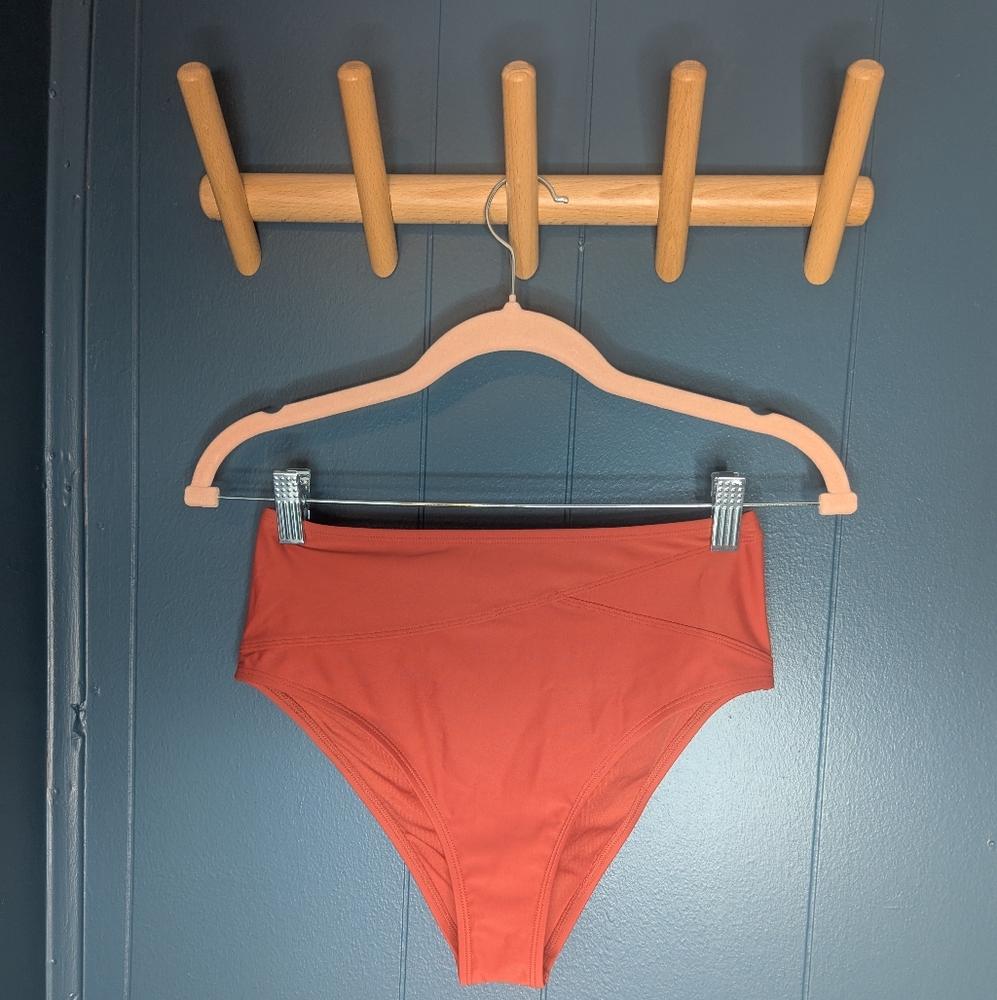 2 Piece Women's Rust swim set - Picture 4 of 4